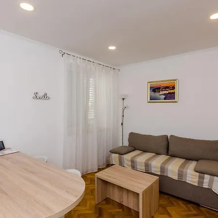 Hill Apartment *