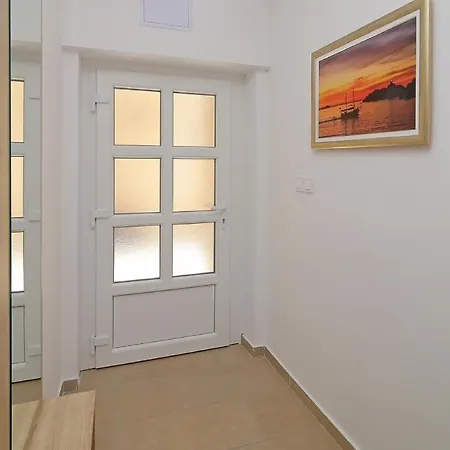 Apartment Hill