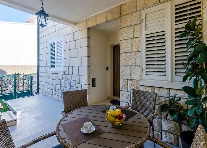 Hill * Ντουμπρόβνικ