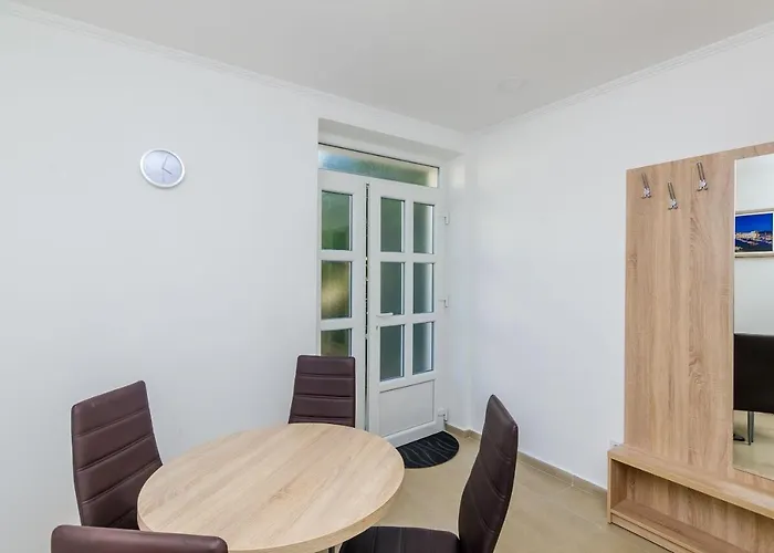 Hill * Ντουμπρόβνικ