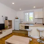 Hill Apartment